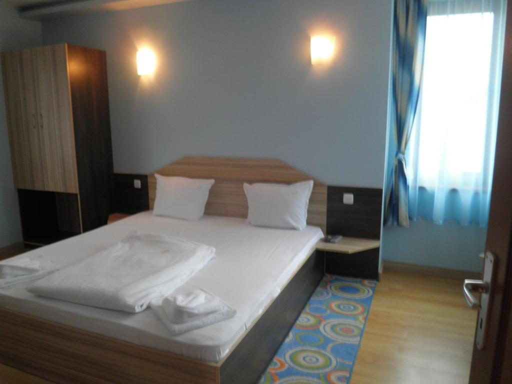 Complex Diana Otel Cherven  Oda fotoğraf