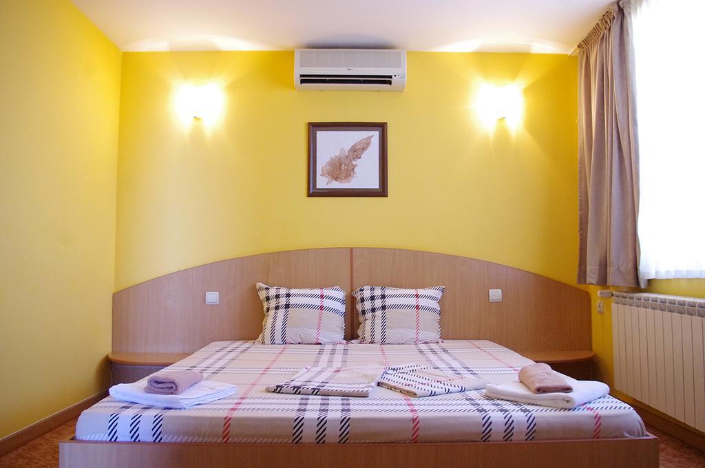 Complex Diana Otel Cherven  Dış mekan fotoğraf