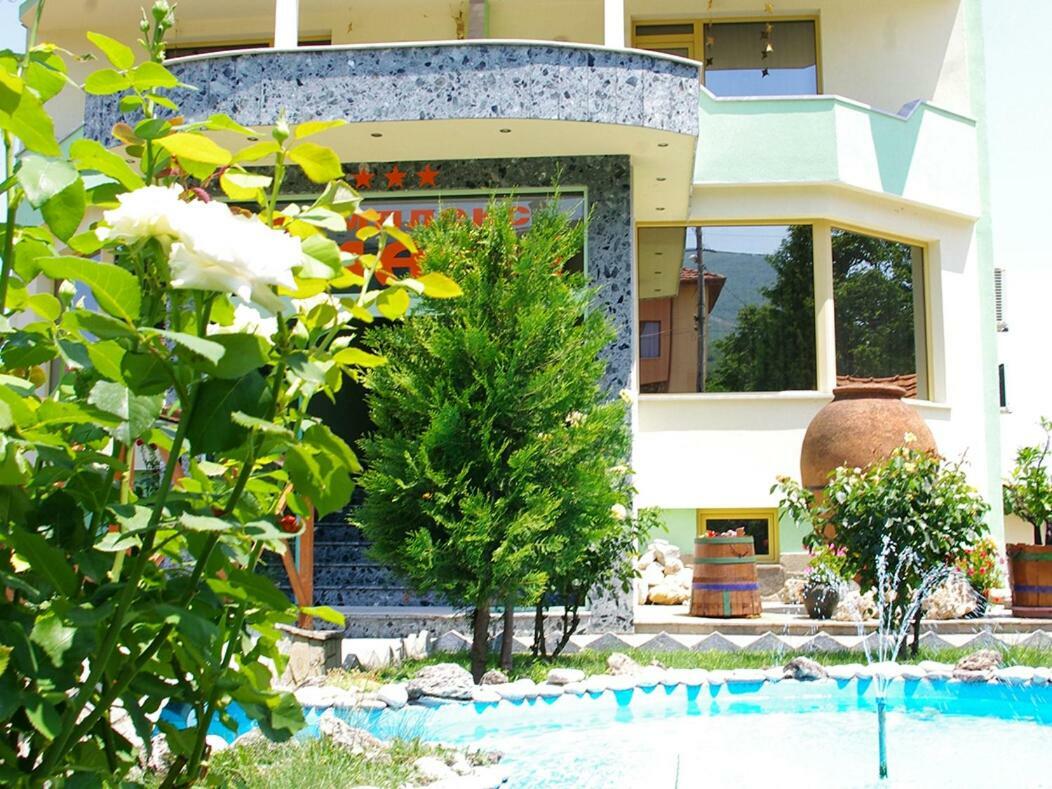 Complex Diana Otel Cherven  Dış mekan fotoğraf